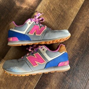 New Balance Gray and Pink Sneakers Retro Design